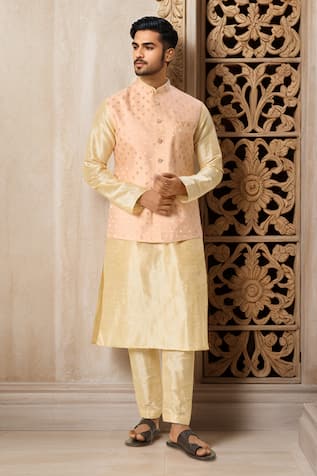 Leaf Motif Bundi With Solid Kurta Set 