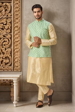 Leaf Motif Woven Bundi & Kurta Set 