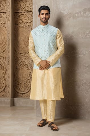 Leaf Motifs Woven Bundi Kurta Set 