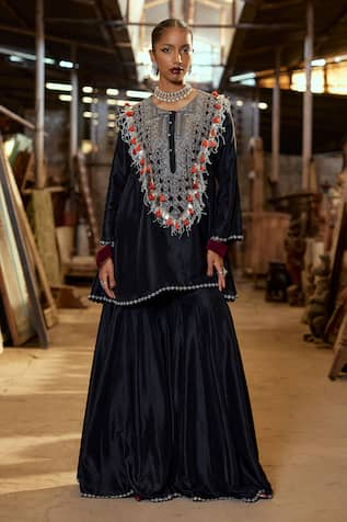 Karishma Khanduja Bareilly Geometric Embroidered Kurta Set 