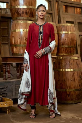 Karishma Khanduja Bareilly Floral Embroidered Maroon Kurta Set 