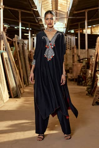 Karishma Khanduja Bareilly Geometric Embroidered Kaftan & Salwar Set 