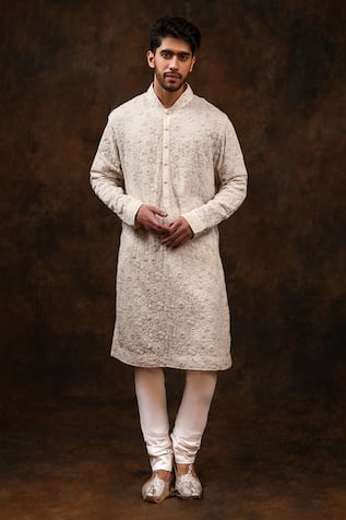 Char Chaand Blossom Embroidered Kurta 