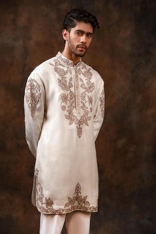 Char Chaand Floral Embroidered Kurta 