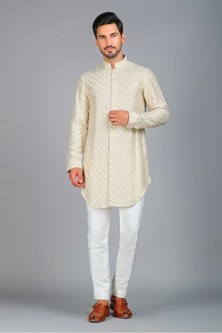 Char Chaand Floral Motif Embroidered Kurta 