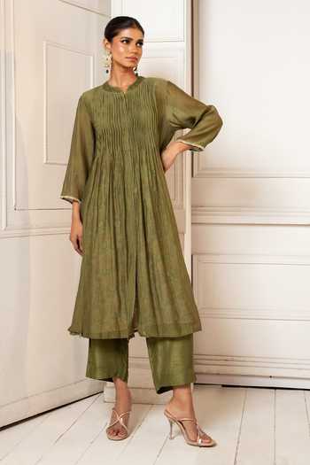 Oshi By Shikha Pintucked Green Kurta Pant Set 