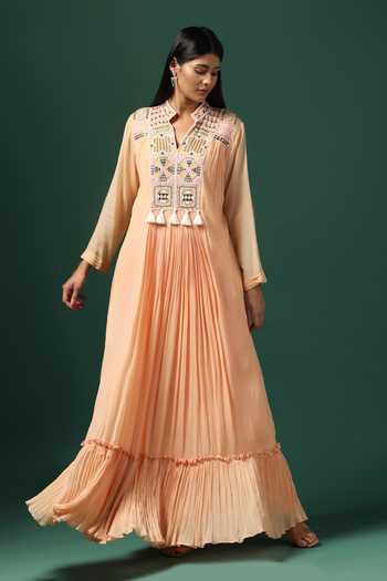 Two Sisters By Gyans Peach Embroidered Kurta Set With Dupatta 
