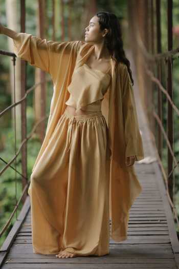 Ituvana Beige Double Layered Top Set With Cape 