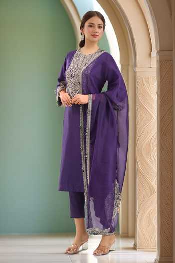 Prisho Floral Embroidered Kurta Set 