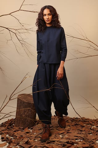 MATI Ribbed Collar Sweatshirt With Dhoti Pant 