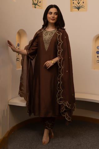 ASRUMO Brown Zari Embroidered Kurta Set 