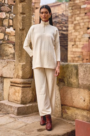 Dash And Dot Cable Knit Pattern Pullover & Pant Set 