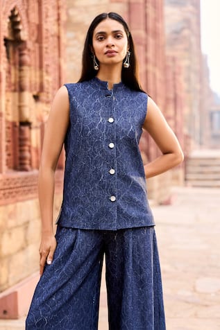 Dash And Dot Floral Pattern Sleeveless Jacket 