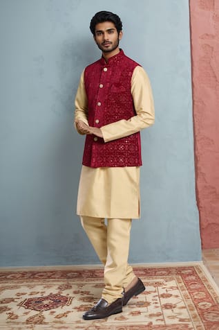Arihant Rai Sinha Floral Thread Embroidered Bundi Set 