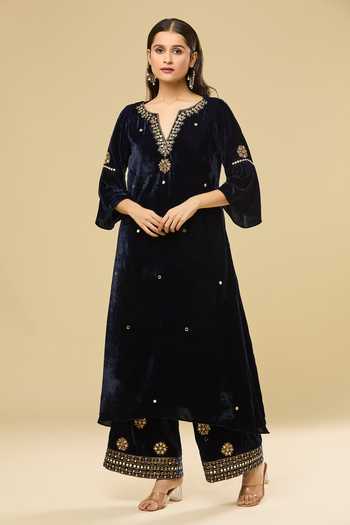 Pouli Pret Navy Blue Mirror Embroidered Velvet Kurta Set 