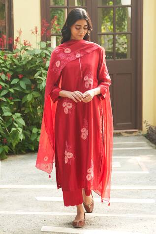 Vaayu Floral Applique Embroidered Kurta Pant Dupatta Set 