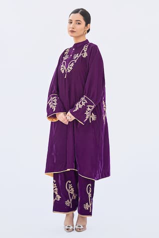 Daljit Sudan Floral Vine Embroidered Phiran Kurta Set 