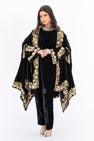 Daljit Sudan Aari Embroidered Black Cape Kurta Set 