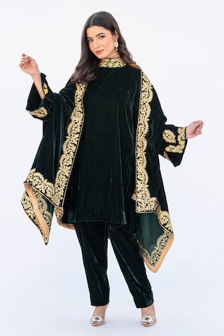 Daljit Sudan Chinar Aari Embroidered Cape & Kurta Set 