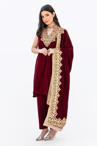 Daljit Sudan Maroon Aari Embroidered Velvet Kurta Set 