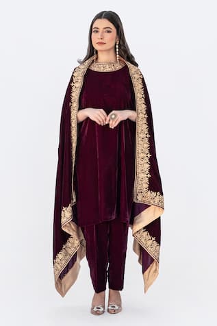 Daljit Sudan Aari Embroidered Velvet Cape & Kurta Set 