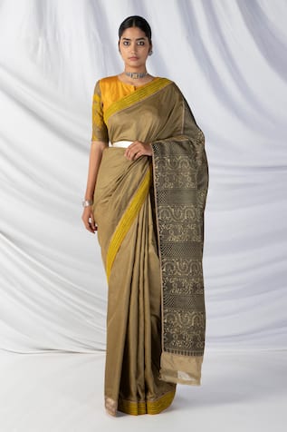 Latha Puttanna Gandberunda Temple Border Saree With Blouse 