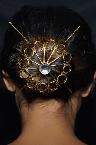 Gold Kundan Embellished Hair Bun 