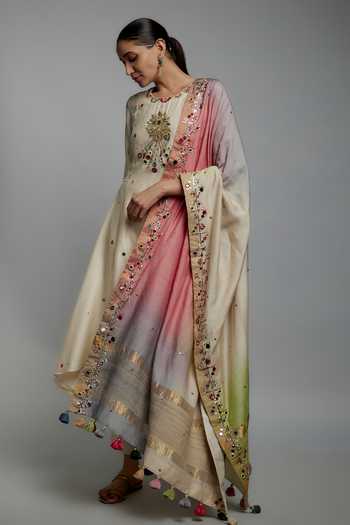 Loka By Veerali Raveshia Ivory Mirror & Thread Work Kurta Set 
