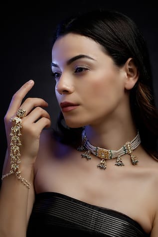 Gold Kundan Pearl Embellished Choker 