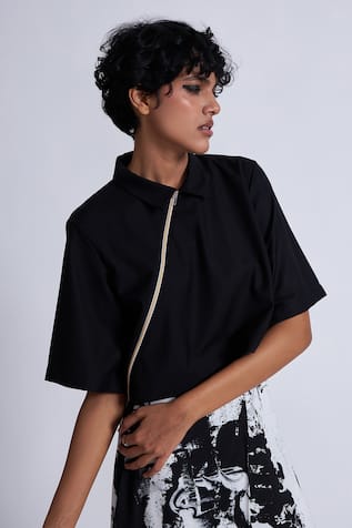 Advait Black Asymmetrical Zip Crop Shirt 