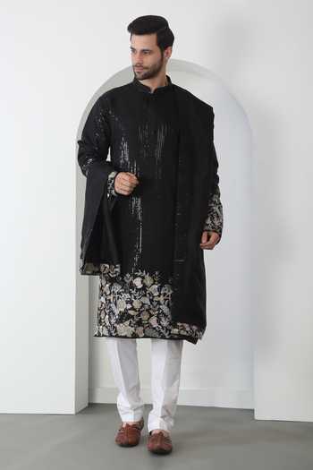 Aham-Vayam Floral Thread Embroidered Kurta Set 