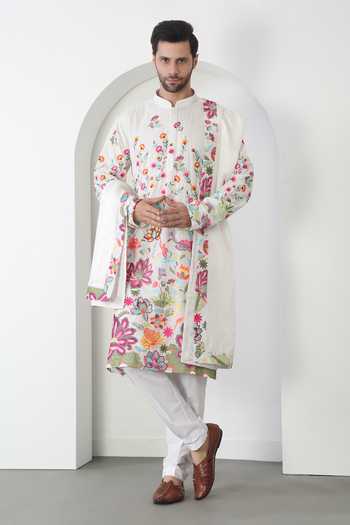 Aham-Vayam Eden Thread Embroidered Kurta Set 