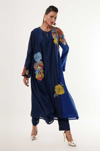 Jajaabor Floral Embroidered Kurta Set 