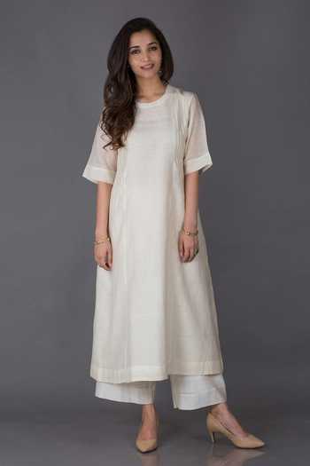 Vaaya Off White Stripe Kurta & Pant Set 