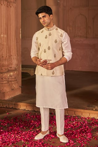 Nidhika Shekhar Zardozi Dabka Embroidered Bundi Kurta Set 