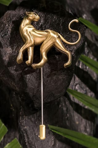 Cosa Nostraa Antique Gold Stride Of Grace Lapel Pin 