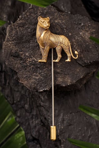 Cosa Nostraa Guardian Roar Antique Gold Lapel Pin 