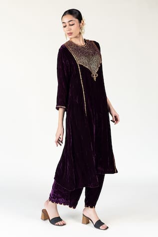 Nirjara Zardozi Embroidered Silk Velvet Kurta Set 
