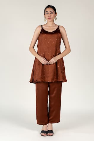 Nirjara Brown Tikki Embroidered Kurta Set 