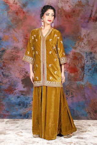 HOUSE OF SUPRIYA Zari Embroidered Velvet Jacket With Sharara 