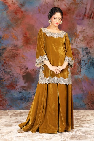 HOUSE OF SUPRIYA Mirror Embroidered Kurta With Sharara 