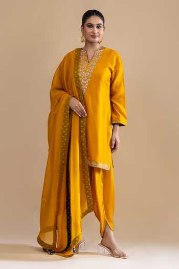 Label Radini Kashmiri Tilla Embroidered Kurta Set 