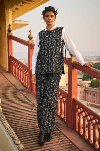 Dash and Dot Woven Abstract Black Pant 