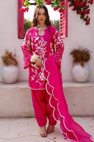 Kaynaat By Aanchal Sawhney Floral Sequin Embroidered Kurta Set 