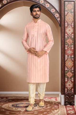 Linear Woven Kurta Set 
