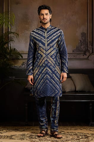 Diyarajvvir Chevron Print Kurta With Pant 