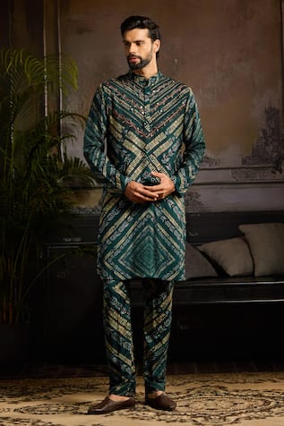 Diyarajvvir Chevron Print Kurta & Pant Set 