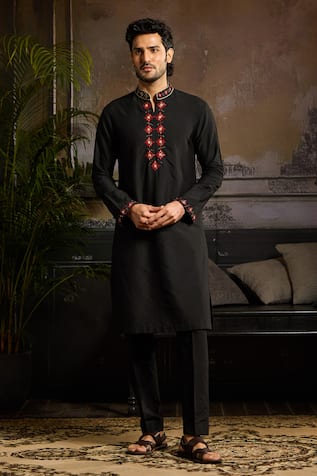Diyarajvvir Black Floral Embroidered Kurta Set 