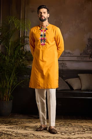 Diyarajvvir Triangle Placket Embroidered Kurta Set 