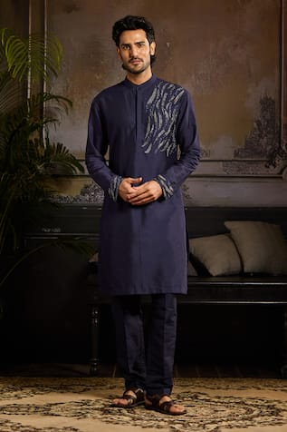 Diyarajvvir Wave Embroidered Kurta Set 